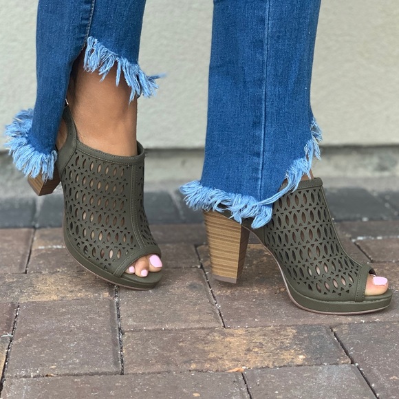 Olive Green Perforated Block Heel Peep Toe Sandal - Picture 5 of 8